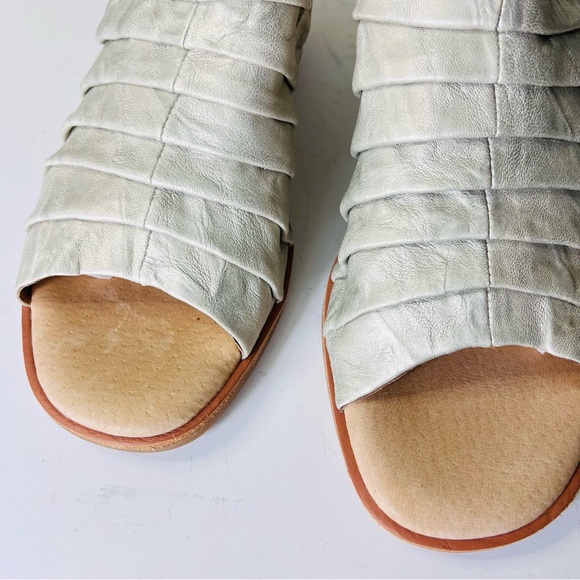 SOFFT CHRISSIE RUCHED LEATHER CHUNKY HEEL MULES SLIDES SIZE 9.5 NWOT - Picture 3 of 10